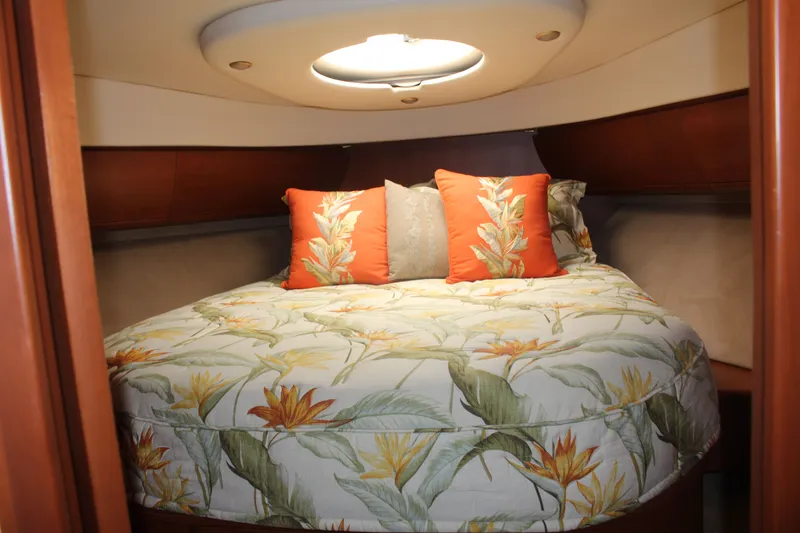 Slide: The Image of Silverton 48 Convertible 2004 - 17