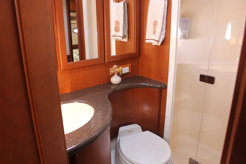 Slide: The Image of Silverton 48 Convertible 2004 - 19