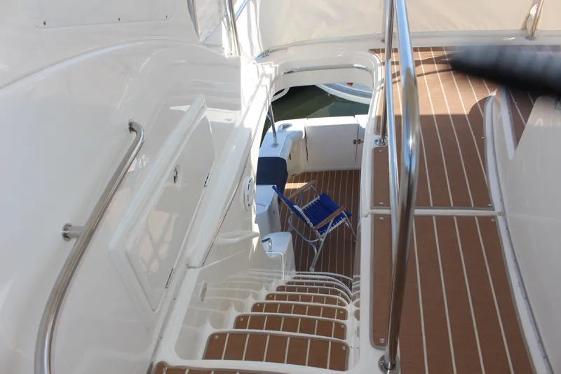 Slide: The Image of Silverton 48 Convertible 2004 - 7