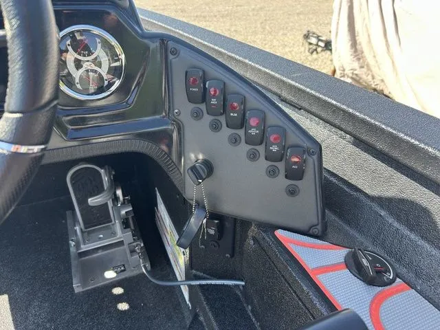 Slide: The Image of Xpress X18 Pro 2021 - 7