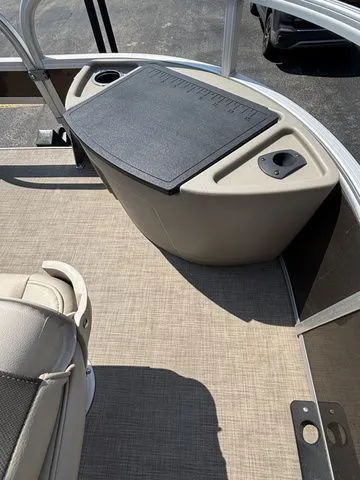 Slide: The Image of Sun Tracker FB 24XP3 / Mercury 200 2021 - 10