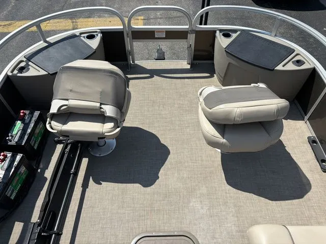 Slide: The Image of Sun Tracker FB 24XP3 / Mercury 200 2021 - 13