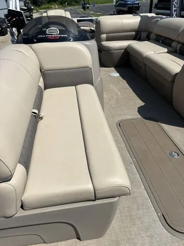 Slide: The Image of Sun Tracker FB 24XP3 / Mercury 200 2021 - 14