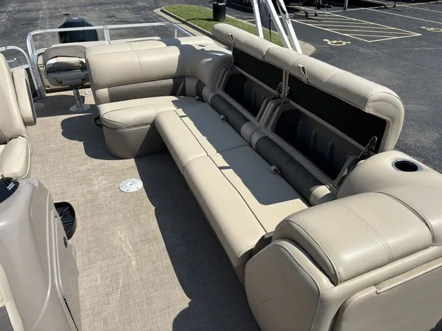 Slide: The Image of Sun Tracker FB 24XP3 / Mercury 200 2021 - 18