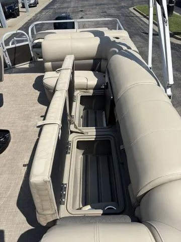 Slide: The Image of Sun Tracker FB 24XP3 / Mercury 200 2021 - 19