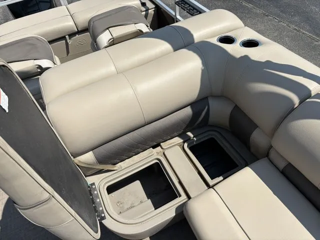 Slide: The Image of Sun Tracker FB 24XP3 / Mercury 200 2021 - 20