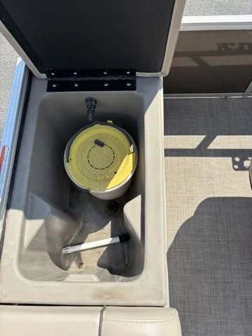 Slide: The Image of Sun Tracker FB 24XP3 / Mercury 200 2021 - 26