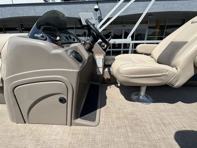 Slide: The Image of Sun Tracker FB 24XP3 / Mercury 200 2021 - 32