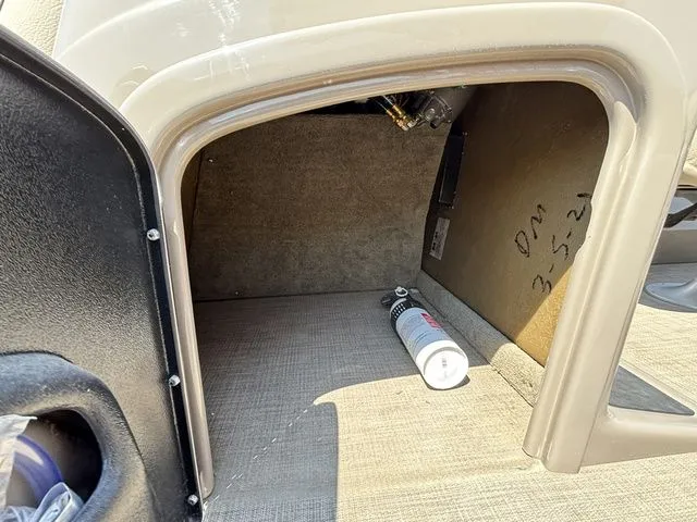 Slide: The Image of Sun Tracker FB 24XP3 / Mercury 200 2021 - 33