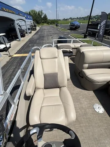 Slide: The Image of Sun Tracker FB 24XP3 / Mercury 200 2021 - 38