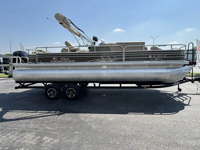 Slide: The Image of Sun Tracker FB 24XP3 / Mercury 200 2021 - 4