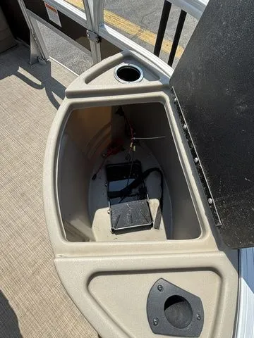 Slide: The Image of Sun Tracker FB 24XP3 / Mercury 200 2021 - 9