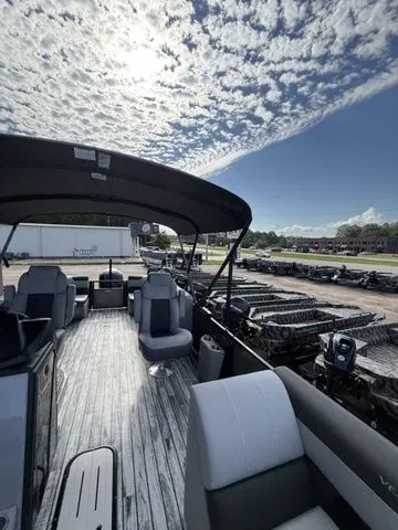 Slide: The Image of Veranda VR22RC XL 2026 - 12