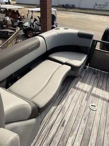 Slide: The Image of Veranda VR22RC XL 2026 - 18