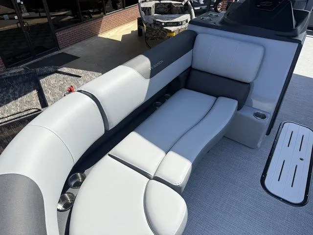 Slide: The Image of Veranda VR22RC XL 2026 - 11