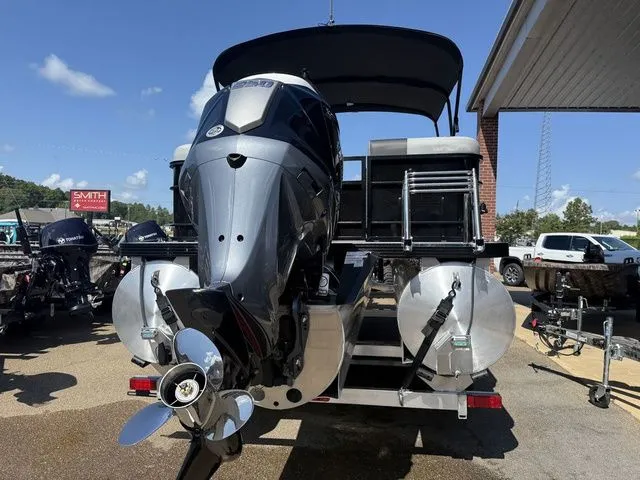 Slide: The Image of Veranda VR22RC XL 2026 - 7