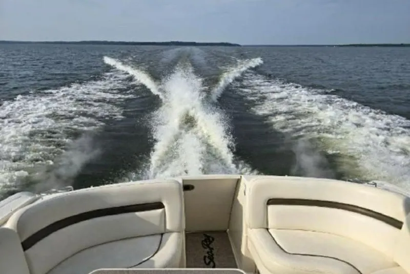 Slide: The Image of Wake behind a 2006 Sea Ray 38 Sundancer on open water. - 5