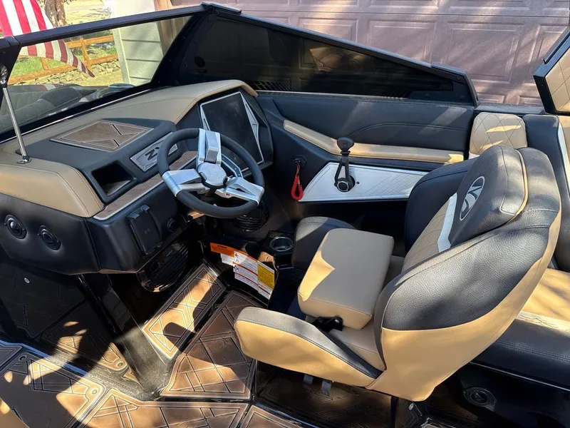 Slide: The Image of Tigé 25ZX 2023 - 2