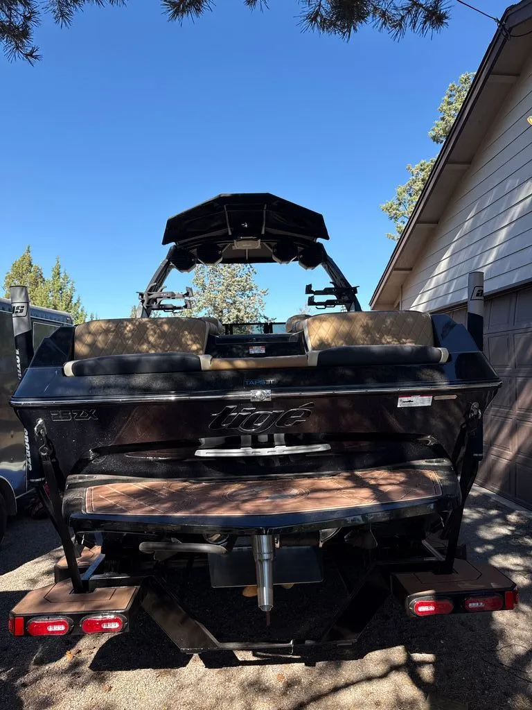 Slide: The Image of Tigé 25ZX 2023 - 8