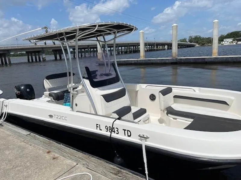 Slide: The Image of Bayliner Trophy CC 22 2022 - 1