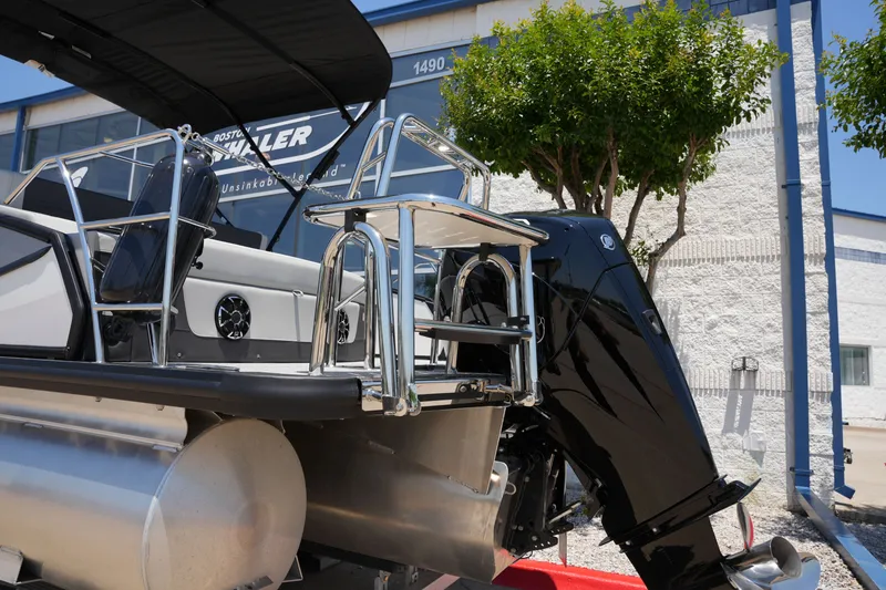 Slide: The Image of Harris Sunliner 230 2026 - 6