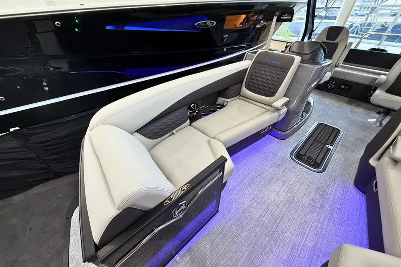 Slide: The Image of Harris Sunliner 230 Sport 2026 - 11