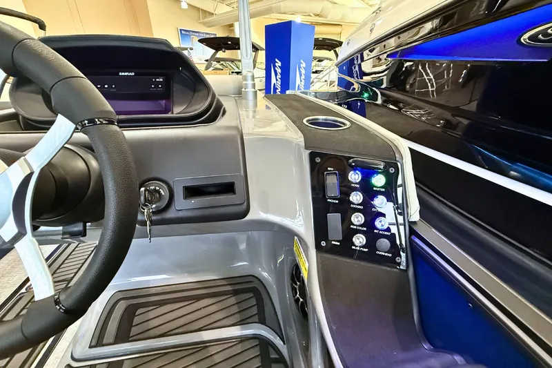 Slide: The Image of Harris Sunliner 230 Sport 2026 - 30