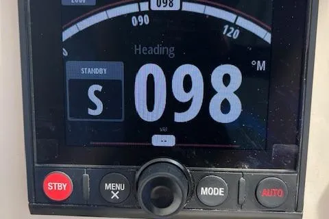 Slide: The Image of Compass display on 2020 Grady-White Freedom 275, showing heading 098 degrees. - 11