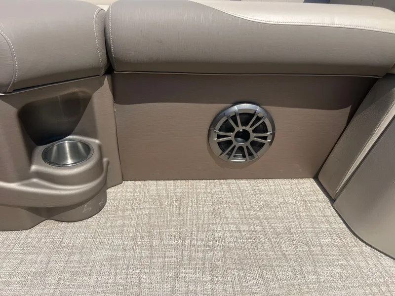 Slide: The Image of Tahoe LTZ QL21T 2024 - 22