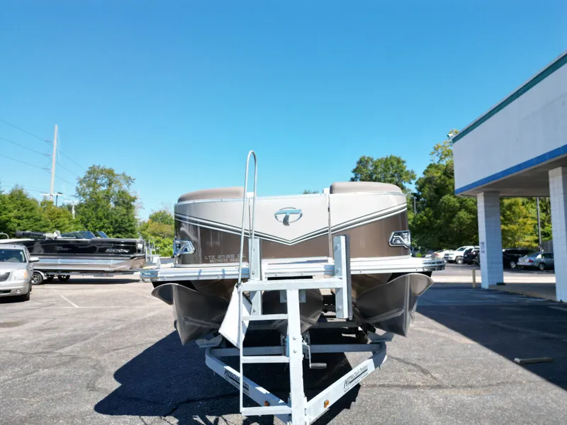 Slide: The Image of Tahoe LTZ QL21T 2024 - 7