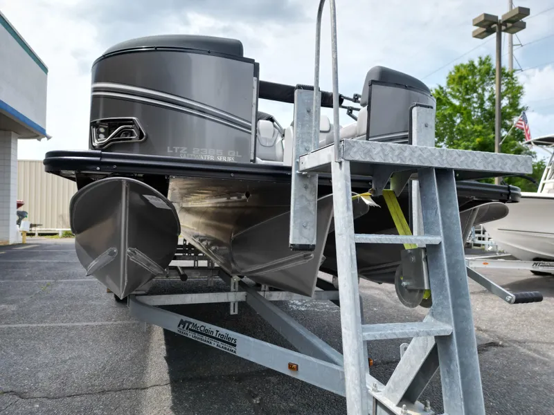 Slide: The Image of Tahoe LTZ QL23T 2025 - 13