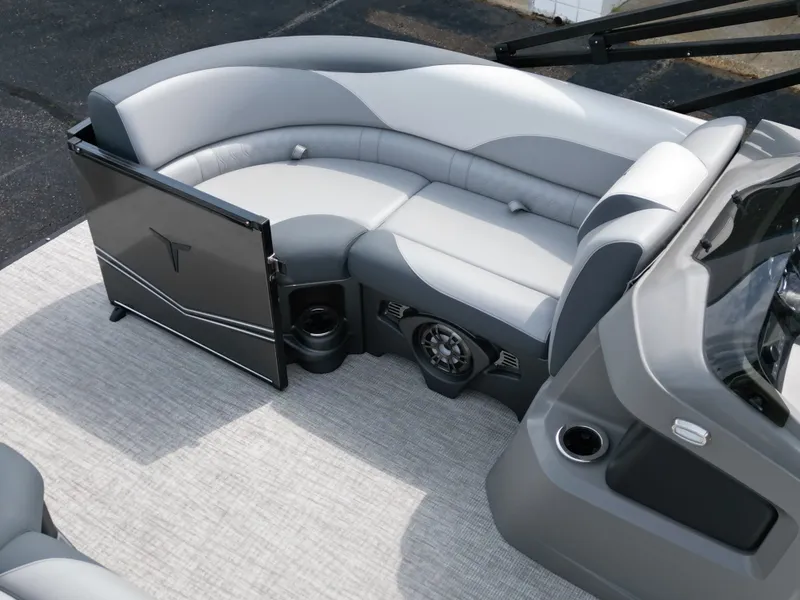 Slide: The Image of Tahoe LTZ QL23T 2025 - 22