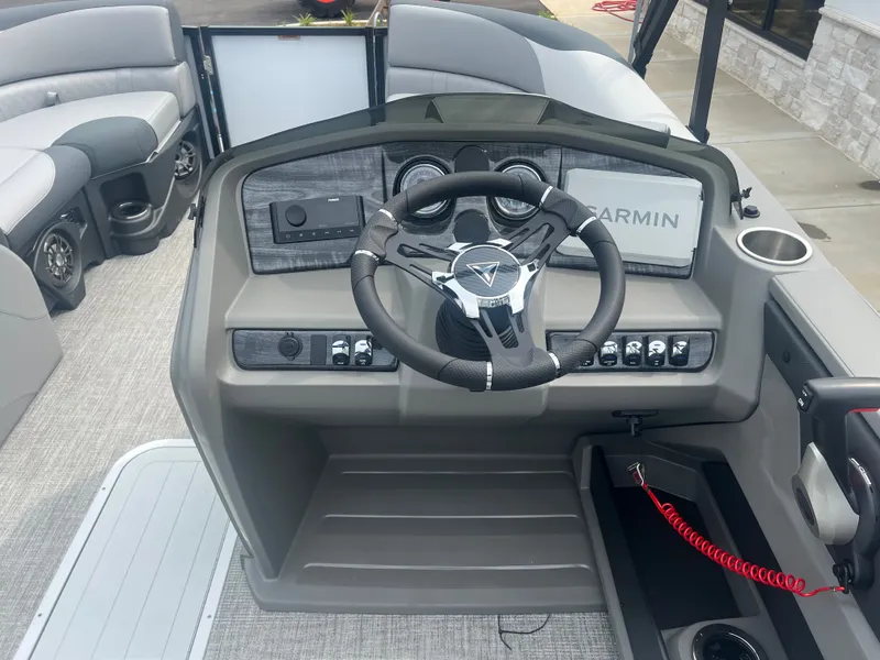 Slide: The Image of Tahoe LTZ QL23T 2025 - 10