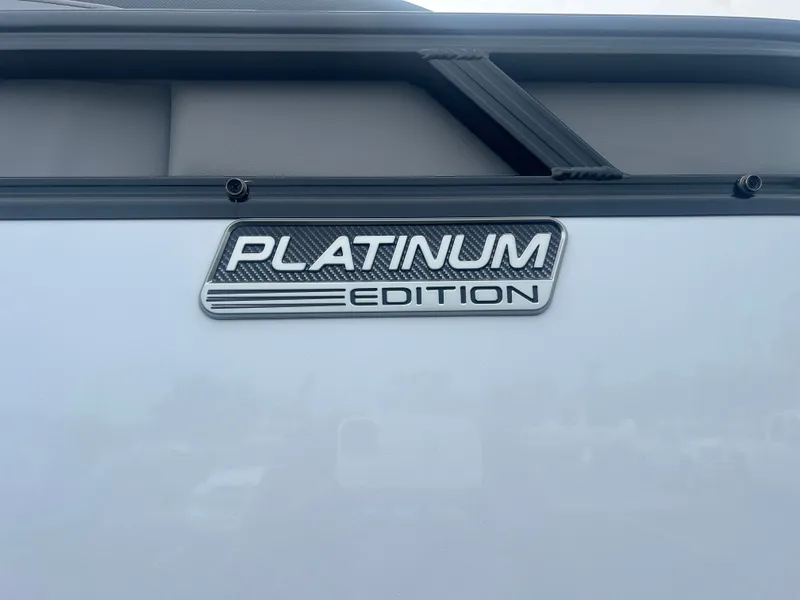 Slide: The Image of Tahoe LTZ QL23T 2025 - 19