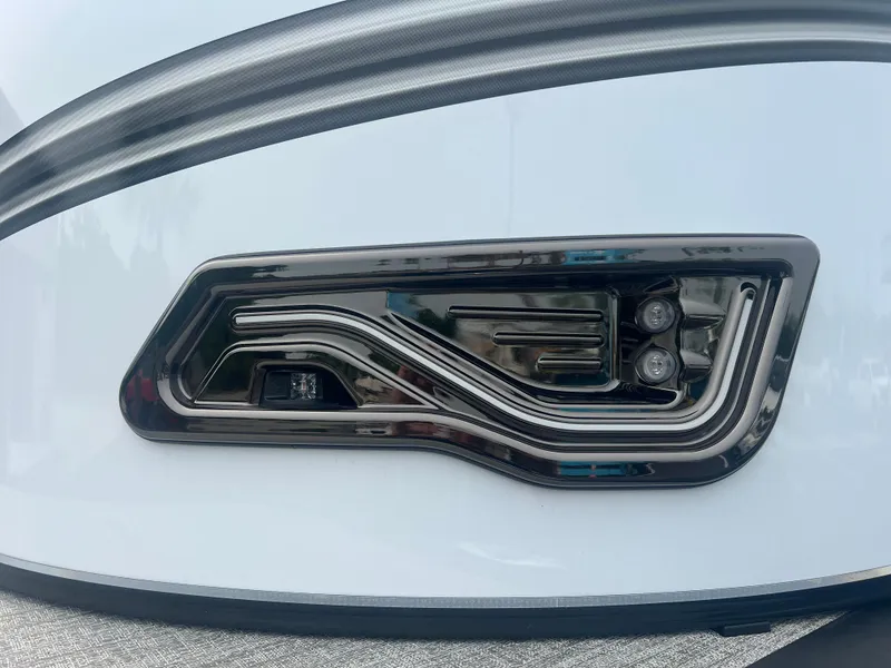 Slide: The Image of Tahoe LTZ QL23T 2025 - 23