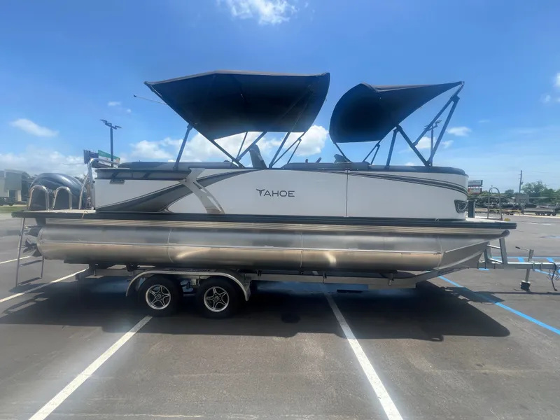 Slide: The Image of Tahoe LTZ QL23T 2025 - 26