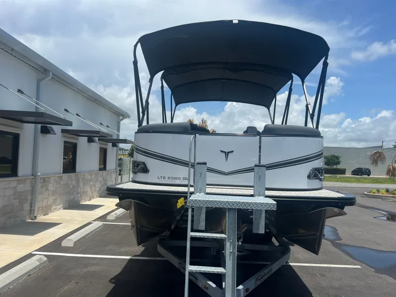 Slide: The Image of Tahoe LTZ QL23T 2025 - 27