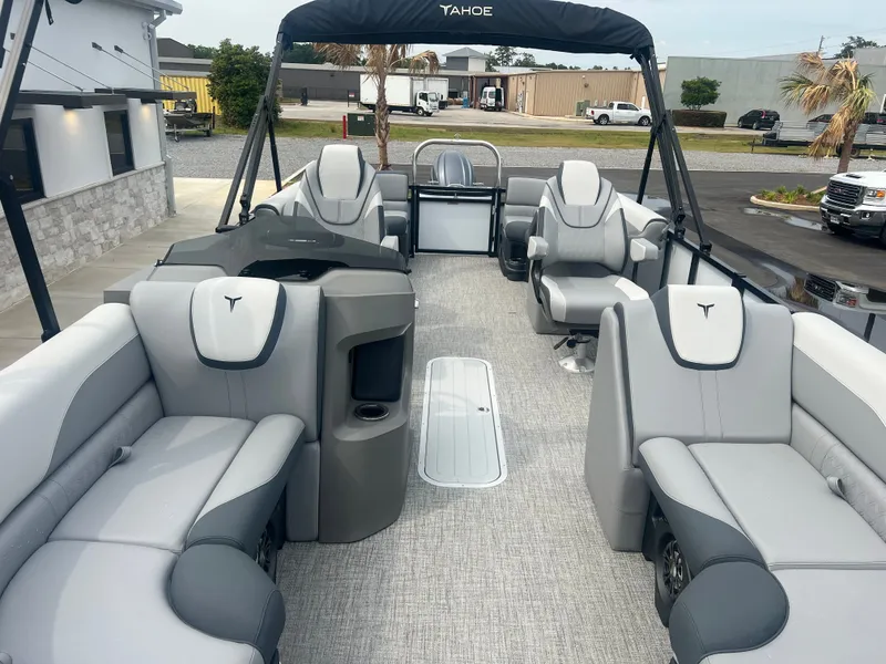 Slide: The Image of Tahoe LTZ QL23T 2025 - 7