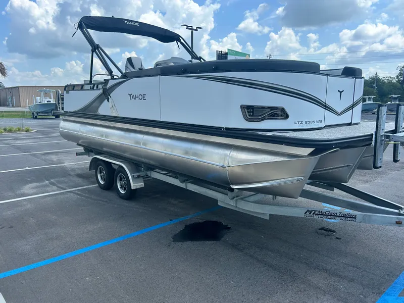 Slide: The Image of Tahoe LTZ VRB 25T 2025 - 6