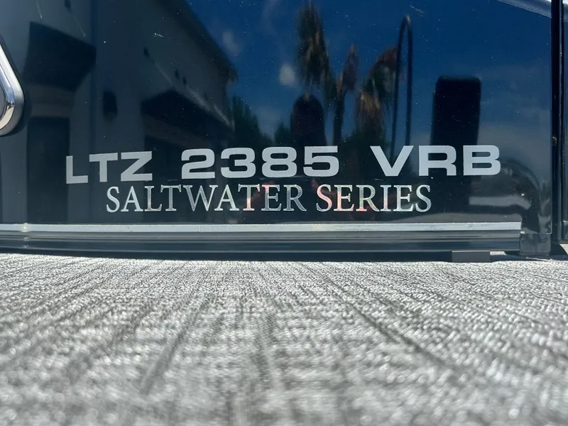 Slide: The Image of Tahoe LTZ VRB 23T DX 2025 - 6