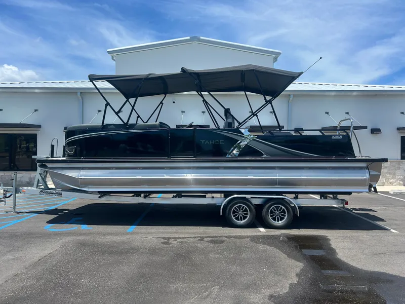 Slide: The Image of Tahoe LTZ VRB25T 2025 - 1