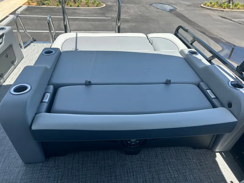 Slide: The Image of Tahoe LTZ VRB25T 2025 - 12