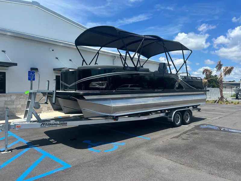 Slide: The Image of Tahoe LTZ VRB25T 2025 - 3