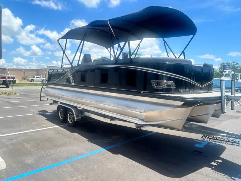 Slide: The Image of Tahoe LTZ VRB25T 2025 - 7