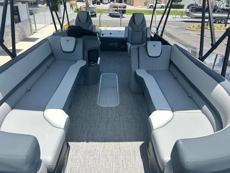 Slide: The Image of Tahoe LTZ VRB25T 2025 - 9