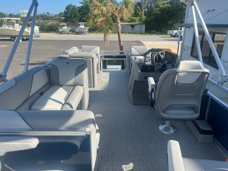 Slide: The Image of Tahoe SPT RF21T 2025 - 10