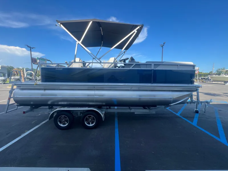 Slide: The Image of Tahoe SPT RF21T 2025 - 5