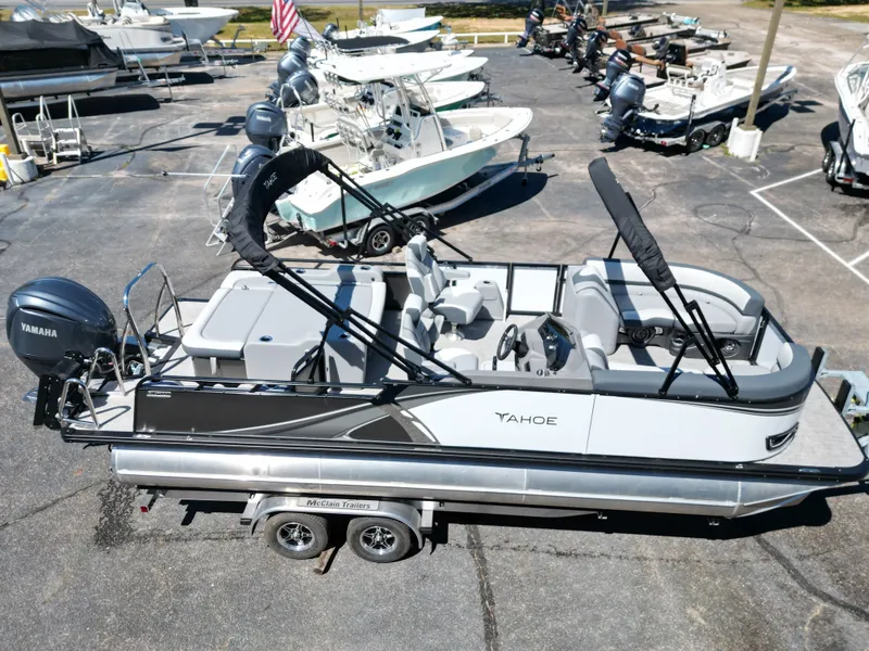 Slide: The Image of Tahoe LTZ VRB23T DX 2025 - 12