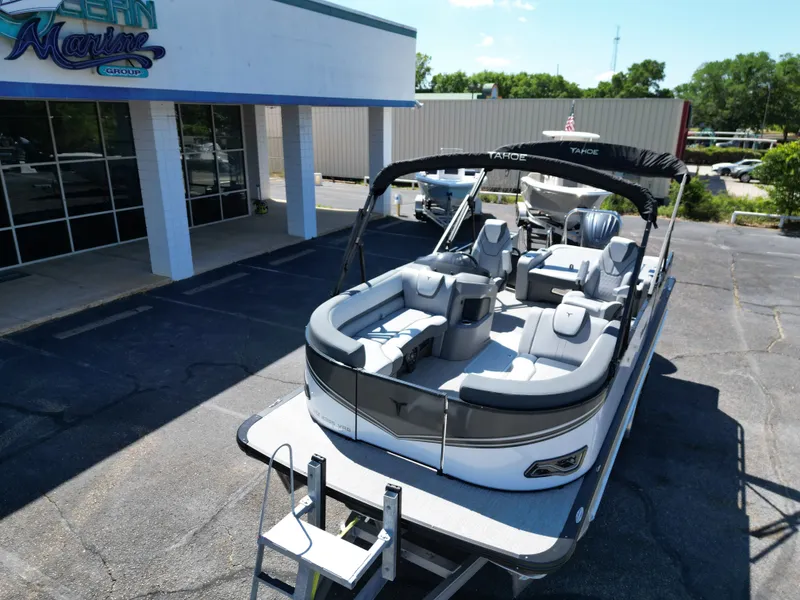 Slide: The Image of Tahoe LTZ VRB23T DX 2025 - 7