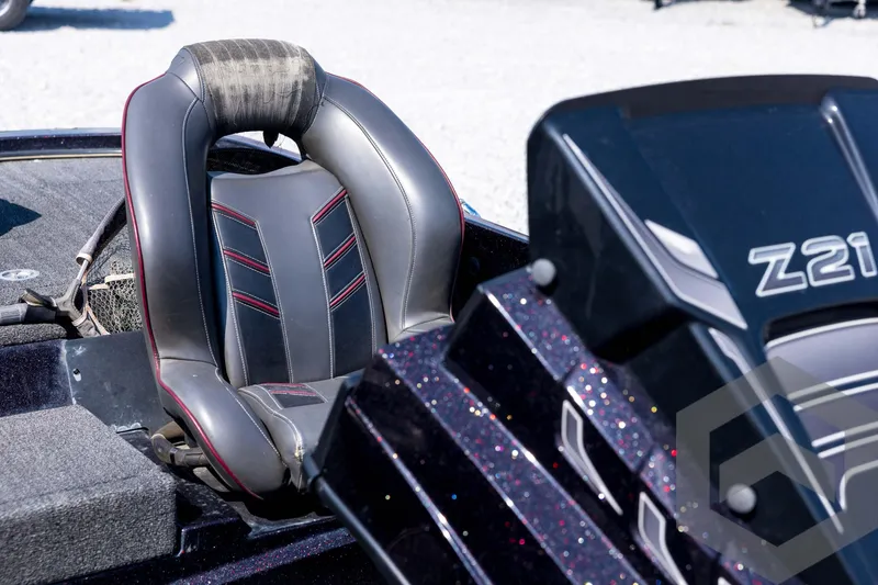 Slide: The Image of Nitro Z21 2020 boat seat and console, featuring sleek design and modern detailing. - 48